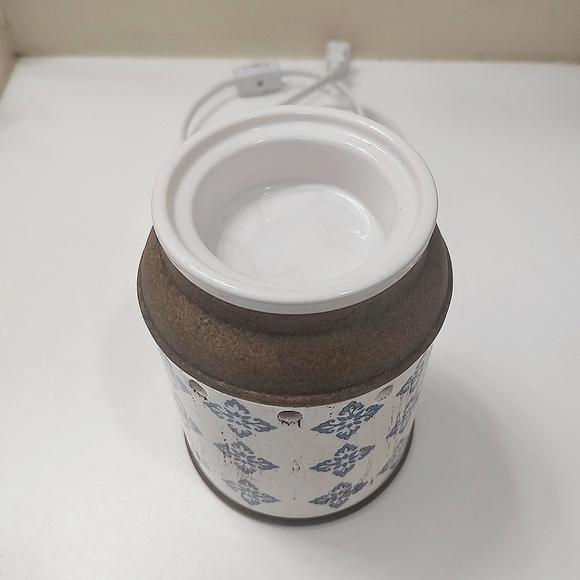 Ceramic Scentsy Wax Warmer - Picture 3 of 5